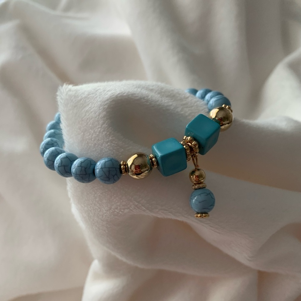Turquoise Beaded Bracelet with Gold Accents - Picture 2 of 6
